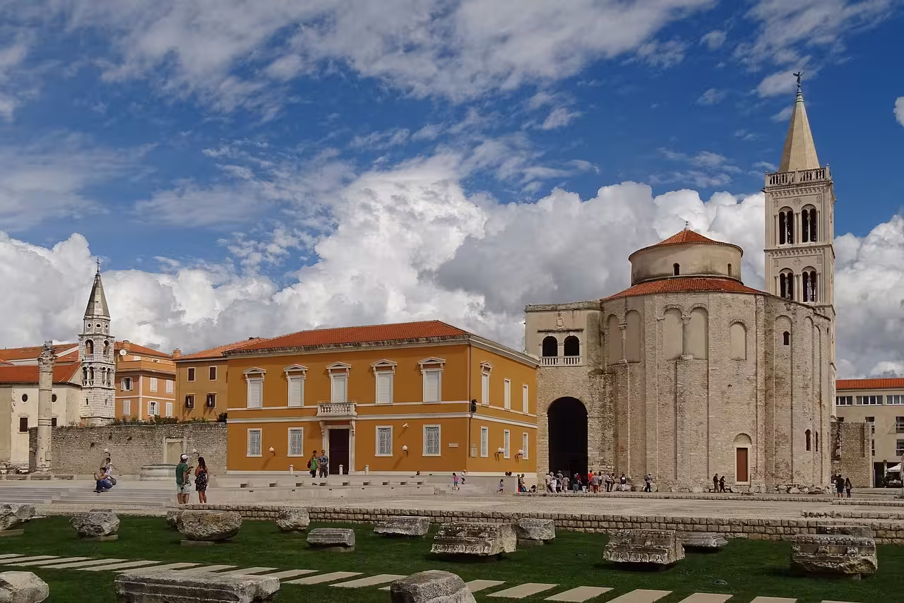St. Donatus Church and Roman Forum ruins in Zadar Old Town, key stops on the Golden Zadar walking tour