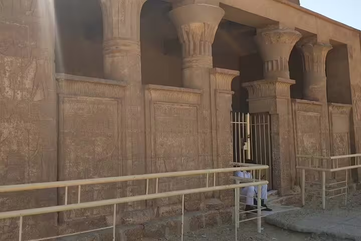 Facade with papyrus columns and carved reliefs at Tel El Amarna, El Minya private 2-day tour from Cairo