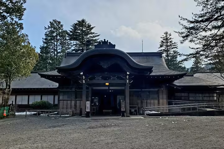 Traditional Japanese architecture at a prominent Nikko temple, featured in the Tokyo to Nikko private tour.