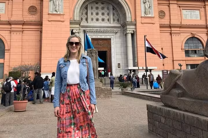 Traveler outside the Egyptian Museum Cairo during a private Hurghada tour to pyramids and Sphinx