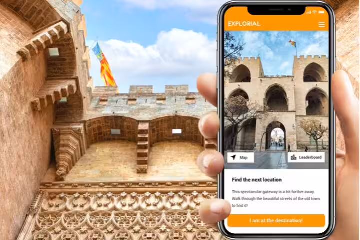 Mobile scavenger hunt app at Valencia Torres de Serranos, self-guided city tour game with clues and map