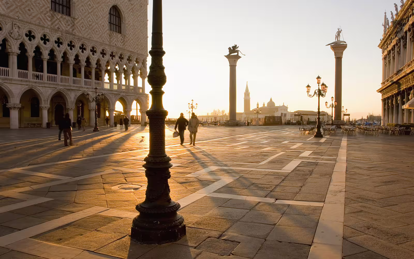 Sunrise over Piazza San Marco and Doge’s Palace, peaceful starting point for a guided 3 hours Venice walking tour