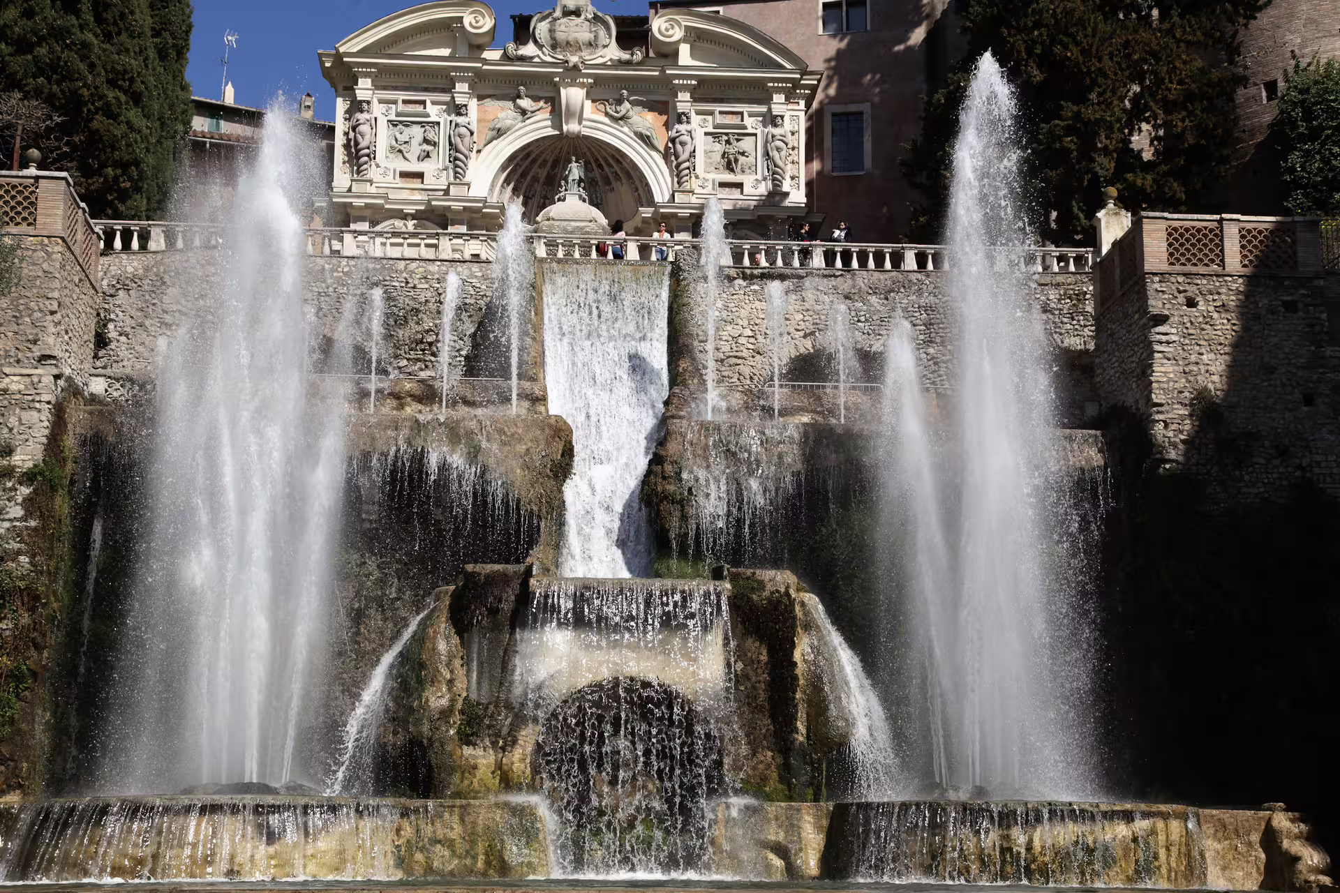 Dramatic fountains and cascading waterfalls at Villa d’Este in Tivoli, visited on a small-group day trip from Rome